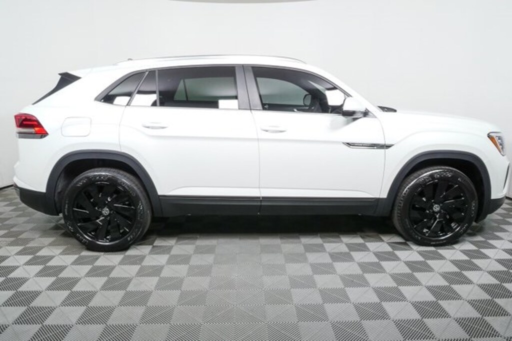 New 2026 Volkswagen Atlas Cross Sport 2.0T SE w/Technology SUV