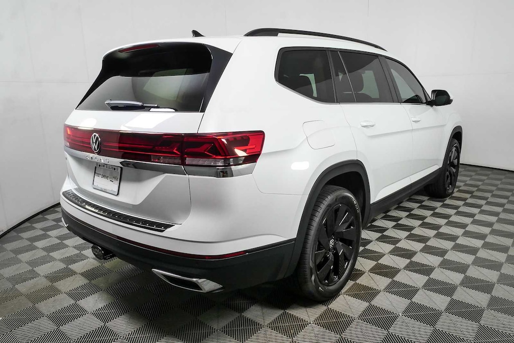 New 2026 Volkswagen Atlas SE w/Technology SUV