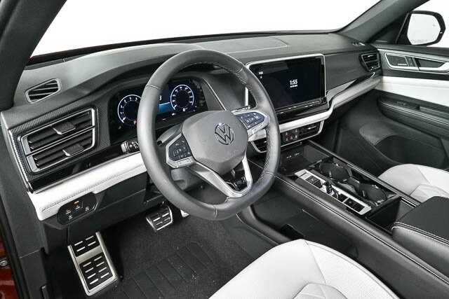 2025 Volkswagen Atlas Cross Sport SEL Premium R-Line photo 4