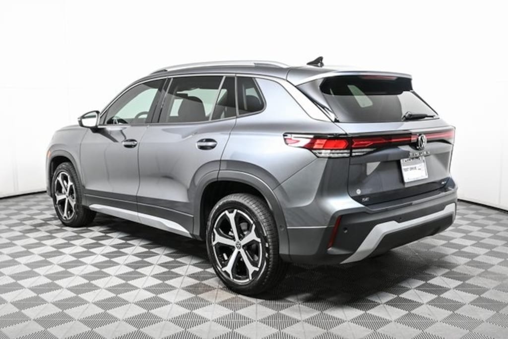 New 2025 Volkswagen Tiguan 2.0T SE SUV