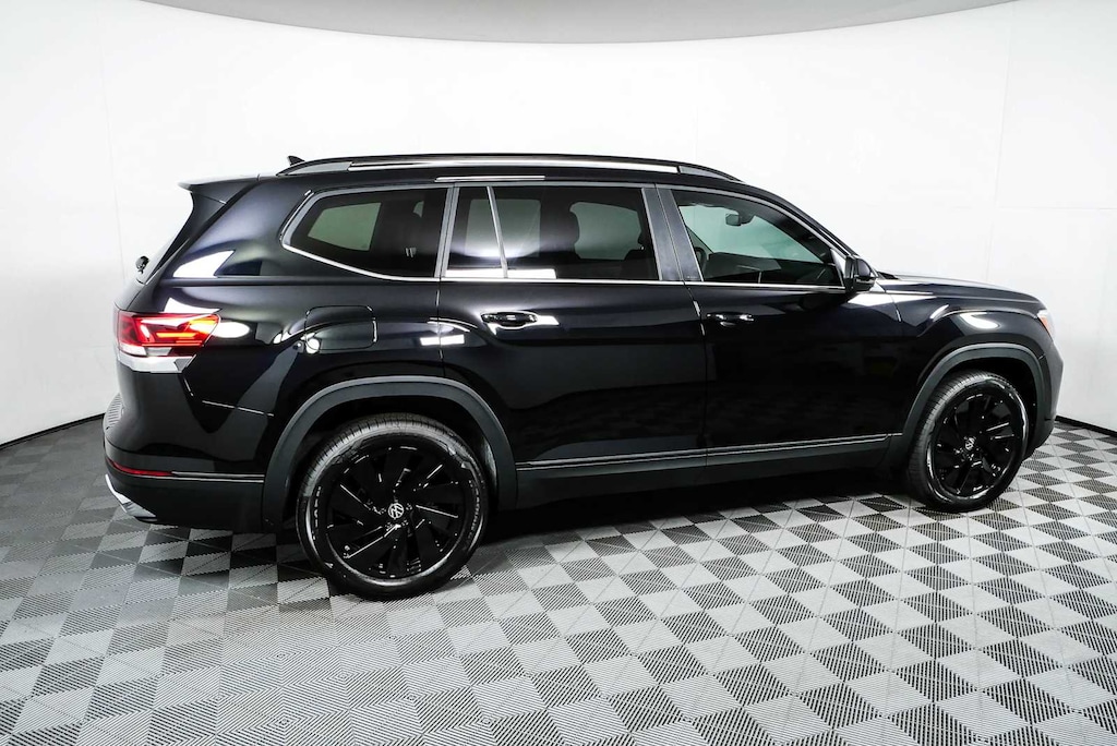 New 2026 Volkswagen Atlas SE w/Technology SUV