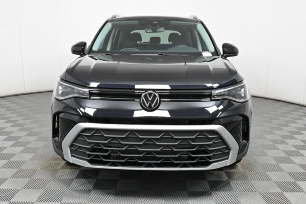 New 2025 Volkswagen Taos 1.5T SE SUV