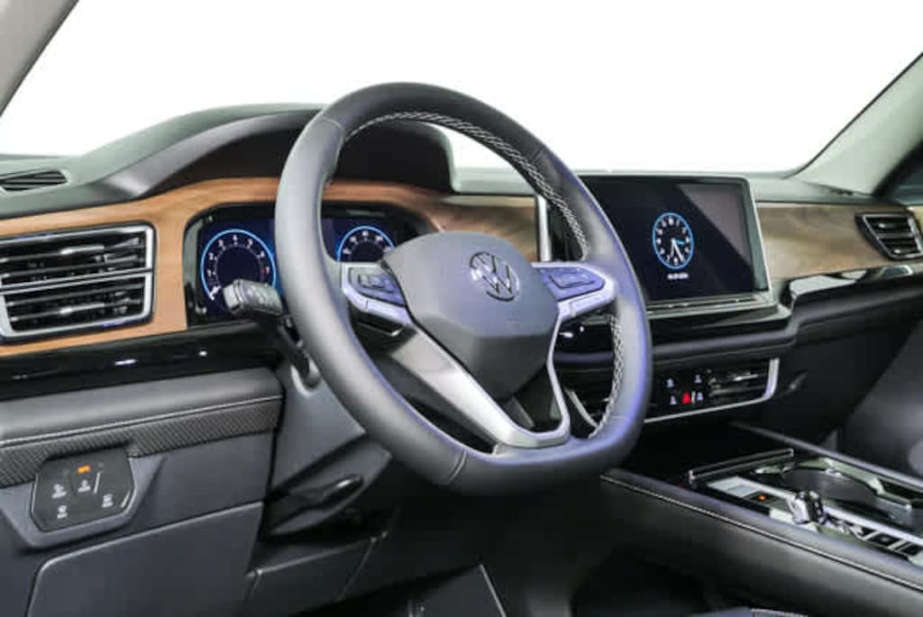 New 2026 Volkswagen Atlas SE w/Technology SUV