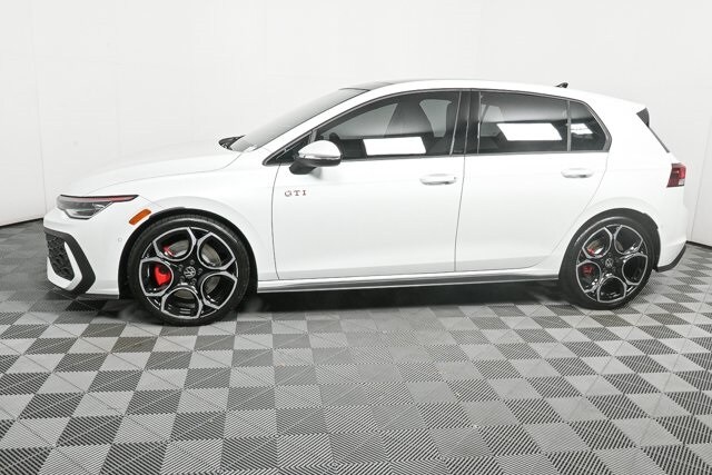2025 Volkswagen Golf GTI Autobahn photo 3