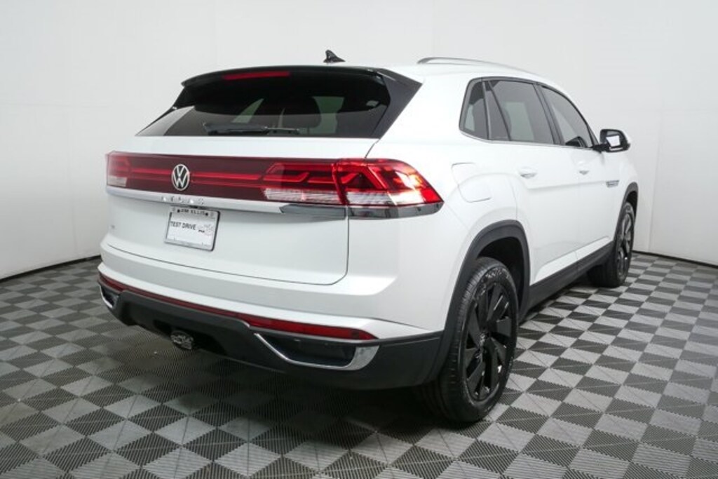 New 2026 Volkswagen Atlas Cross Sport 2.0T SE w/Technology SUV