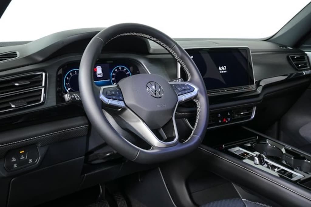 New 2026 Volkswagen Atlas Cross Sport 2.0T SE w/Technology SUV