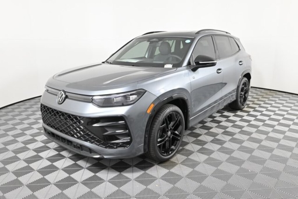 New 2026 Volkswagen Tiguan 2.0T SE SUV