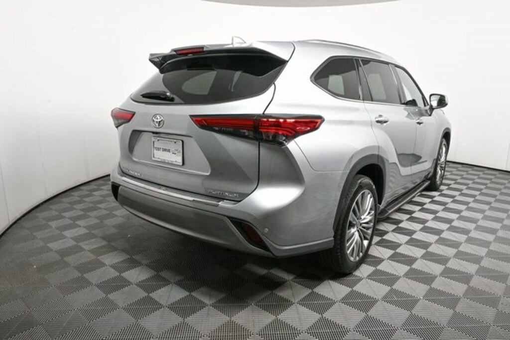 Used 2022 Toyota Highlander Platinum SUV