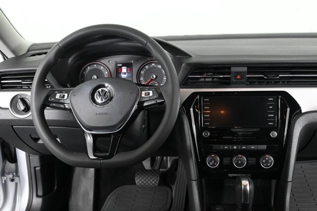 2021 Volkswagen Passat 2.0T S photo 3