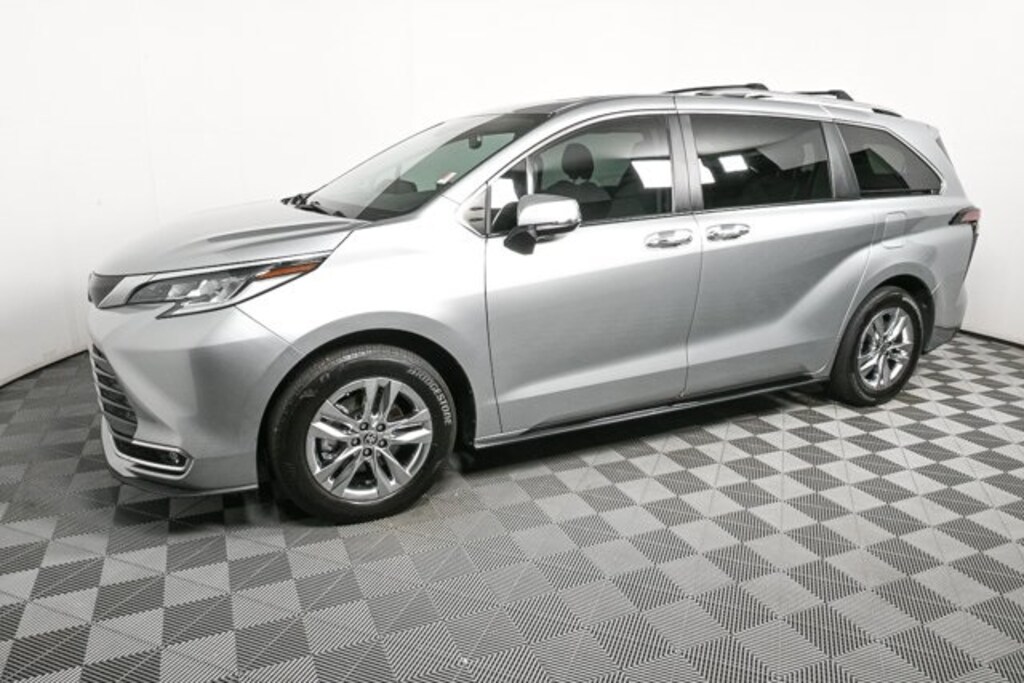 Used 2024 Toyota Sienna Limited 7 Passenger Van Passenger Van