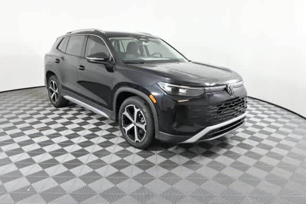 New 2026 Volkswagen Tiguan 2.0T SE SUV