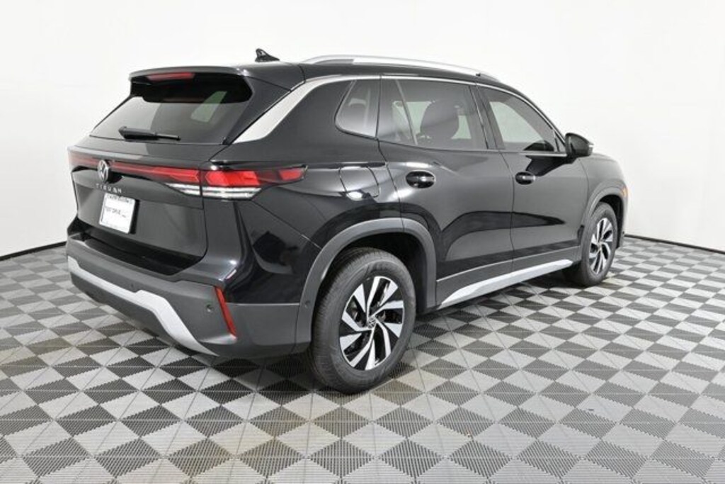 New 2025 Volkswagen Tiguan 2.0T S SUV