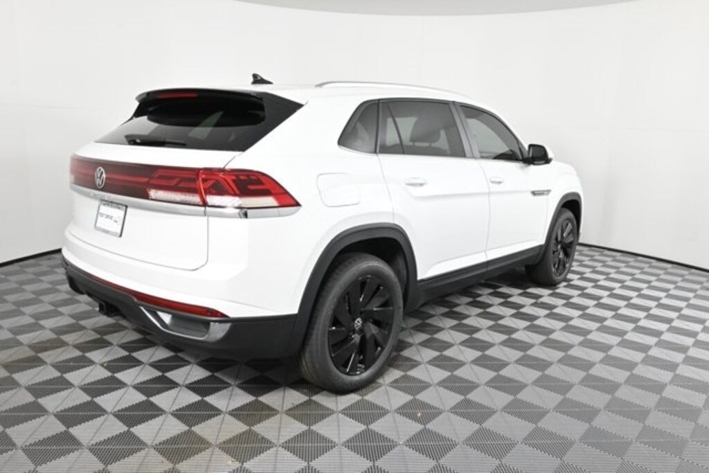 New 2026 Volkswagen Atlas Cross Sport 2.0T SE w/Technology SUV
