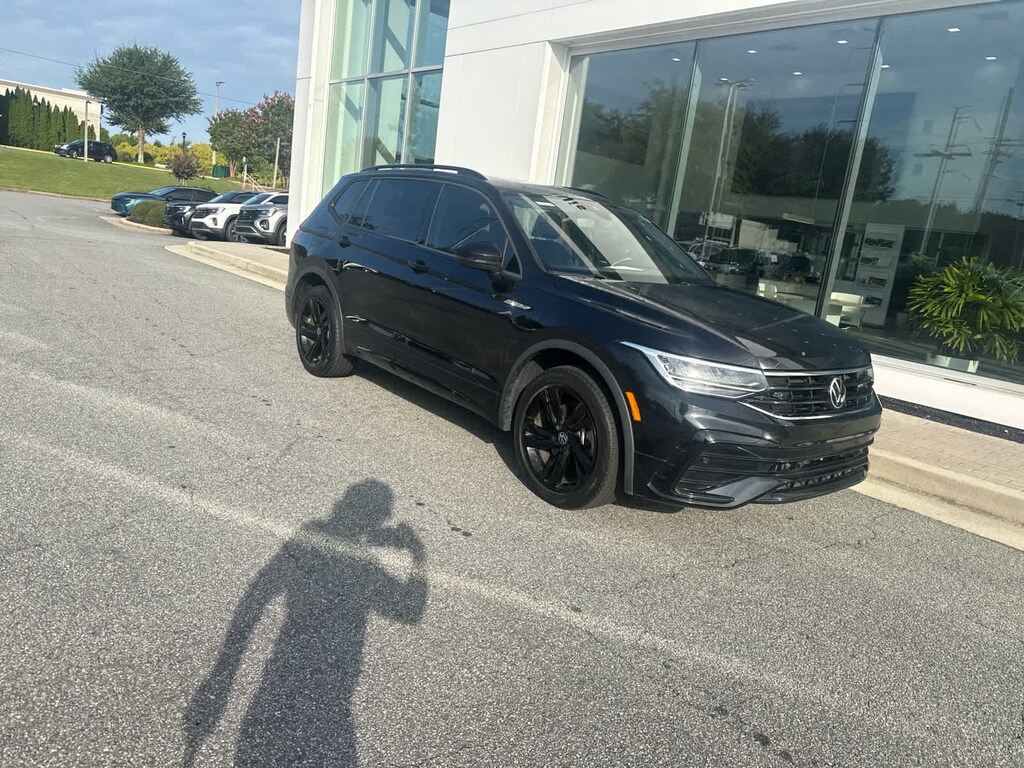 Certified 2023 Volkswagen Tiguan 2.0T SE R-Line Black SUV