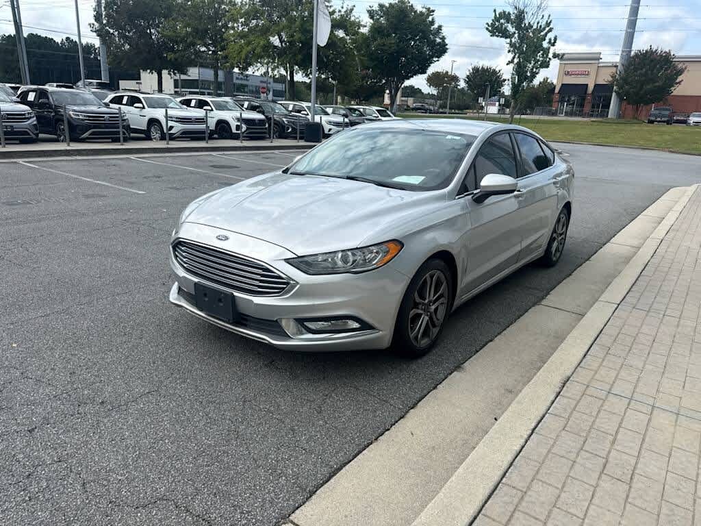 Used 2017 Ford Fusion SE Sedan