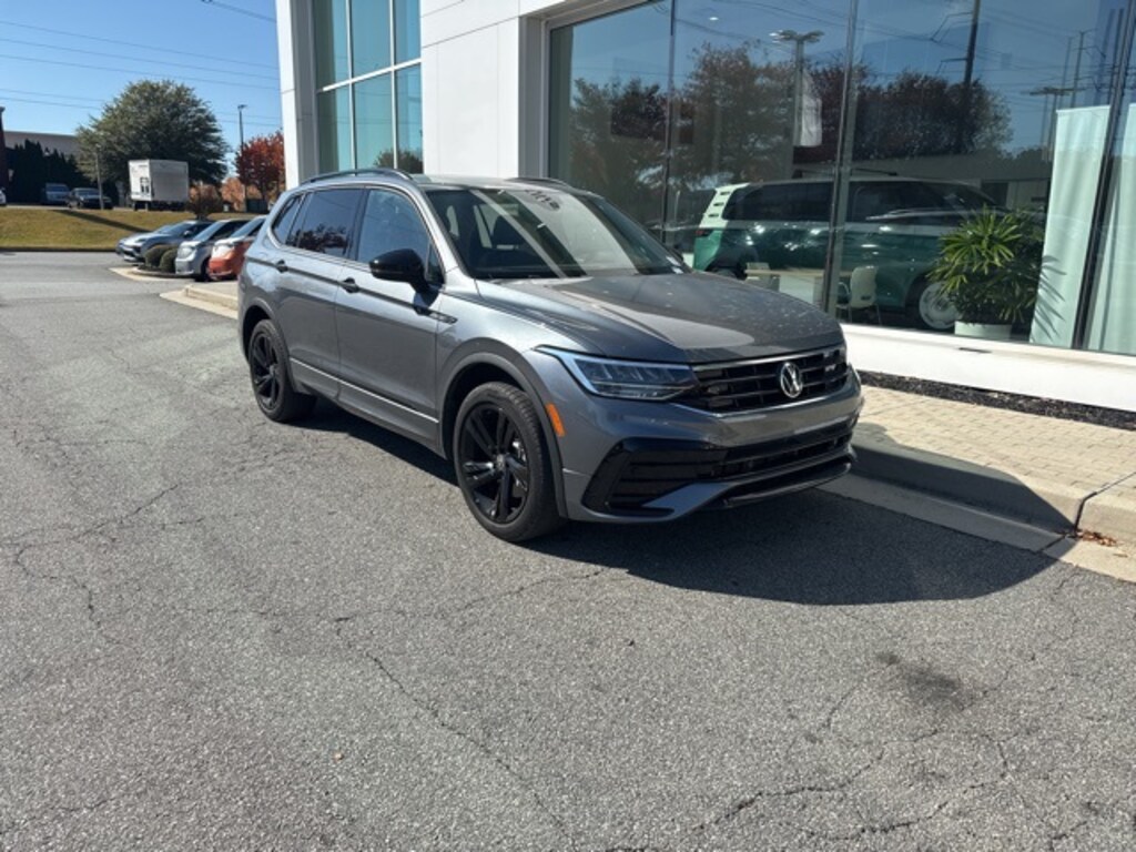Certified 2023 Volkswagen Tiguan 2.0T SE R-Line Black SUV
