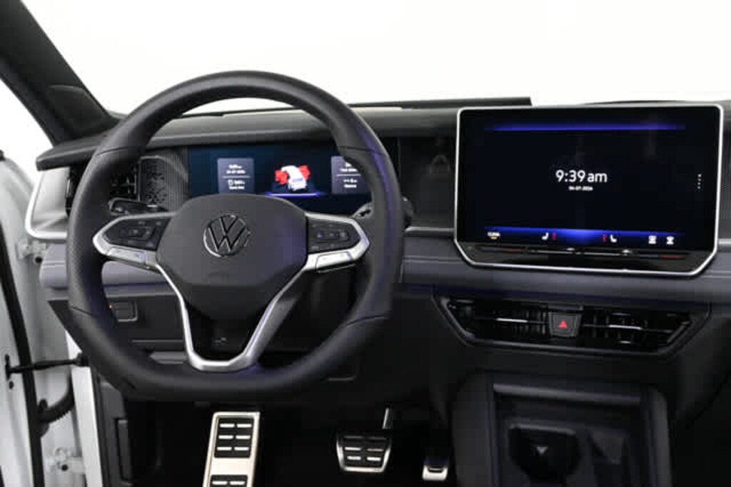 New 2026 Volkswagen Tiguan 2.0T SE R-Line Black SUV