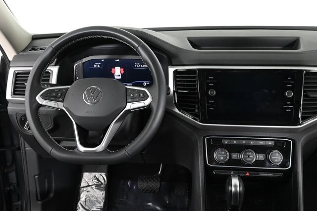 2023 Volkswagen Atlas V6 SE Technology photo 2