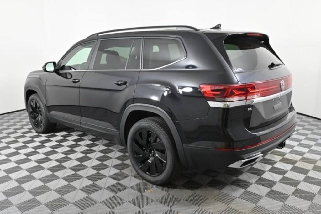 New 2025 Volkswagen Atlas 2.0T SE w/Technology SUV