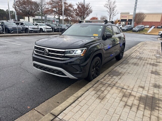 2023 Volkswagen Atlas Cross Sport V6 SE Technology photo 2