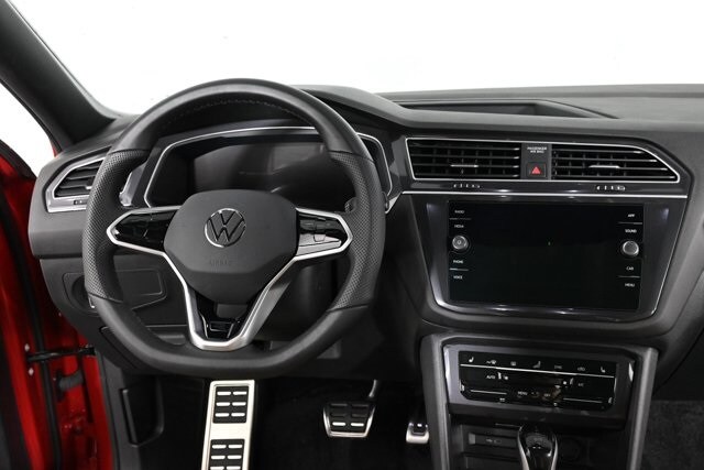 2024 Volkswagen Tiguan SE R-Line Black photo 3