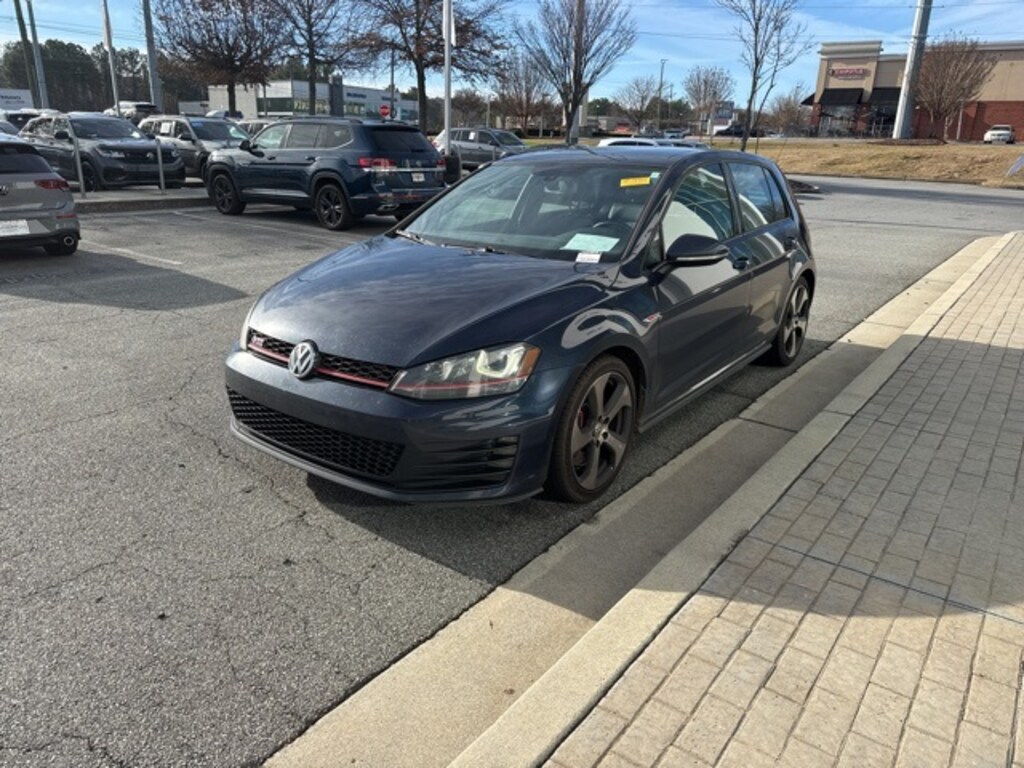 Used 2017 Volkswagen Golf GTI SE 4-Door Hatchback