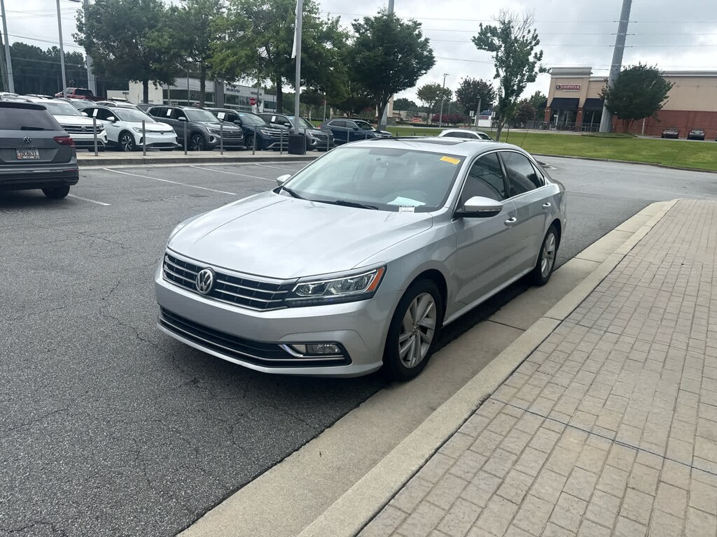 Used 2018 Volkswagen Passat 2.0T SE Sedan