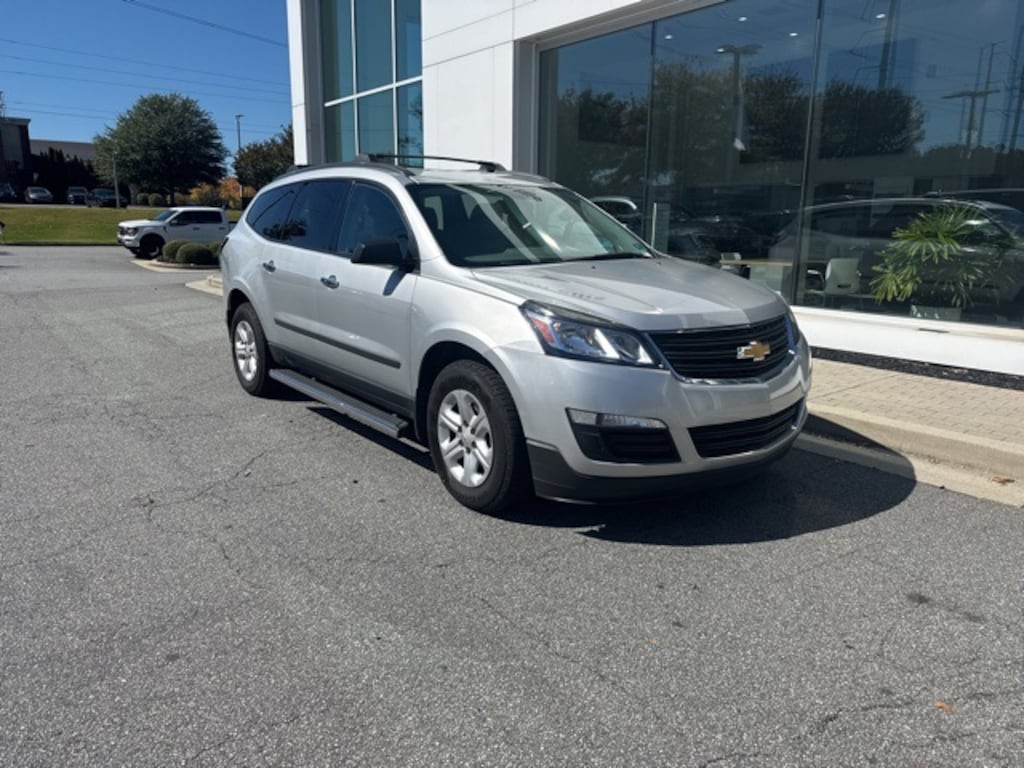 Used 2017 Chevrolet Traverse LS SUV