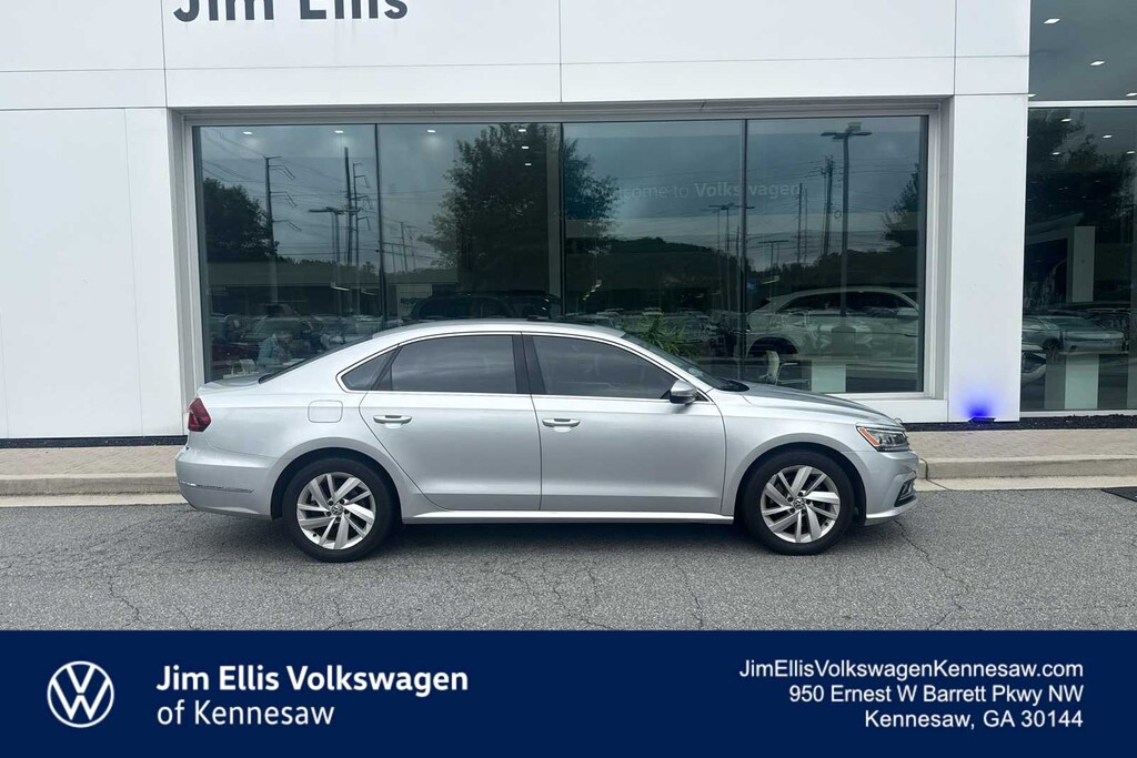 Used 2018 Volkswagen Passat 2.0T SE Sedan