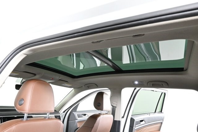 2022 Volkswagen Atlas SEL photo 3