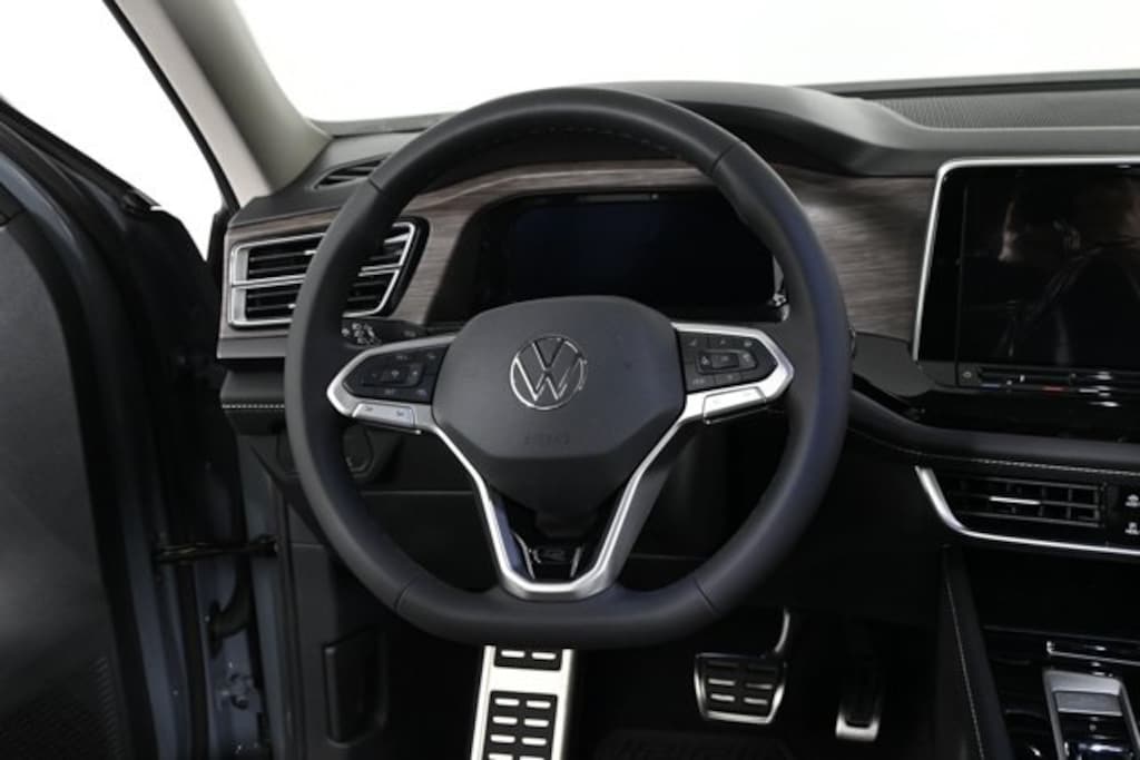 New 2026 Volkswagen Atlas 2.0T SEL Premium R-Line SUV