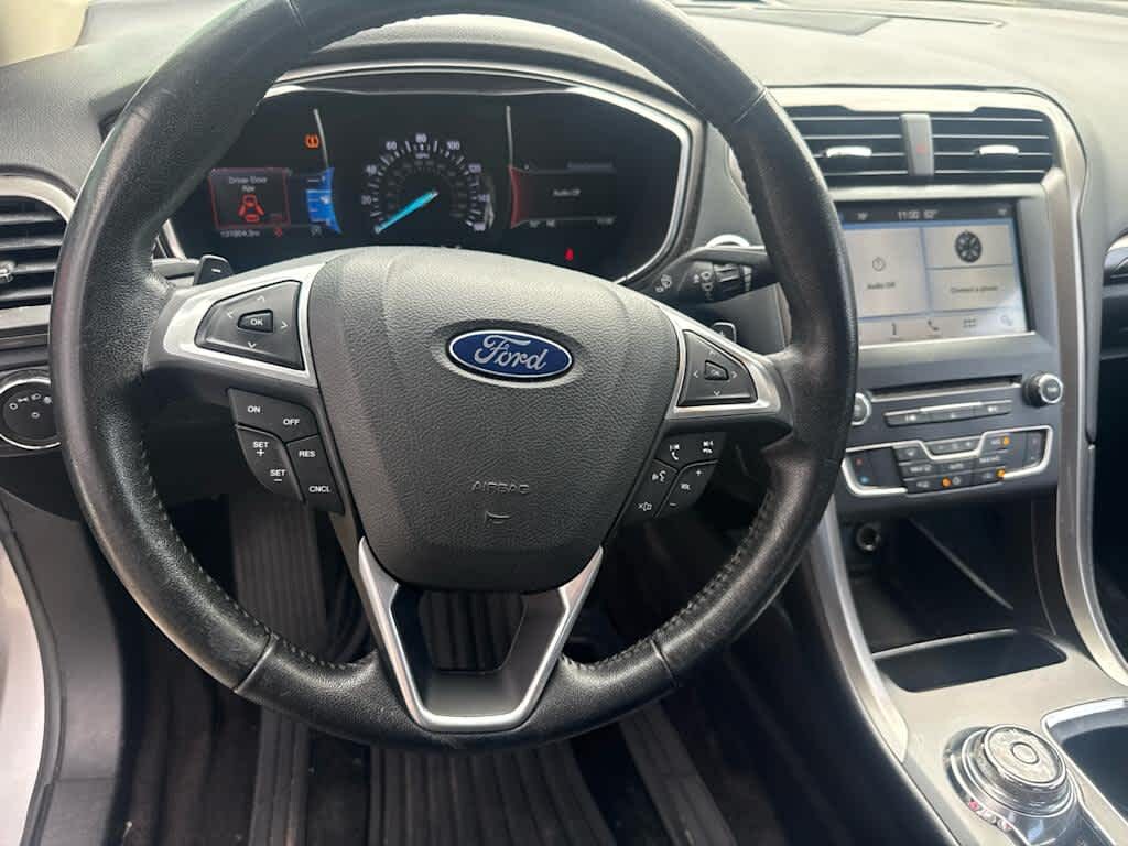 Used 2017 Ford Fusion SE Sedan