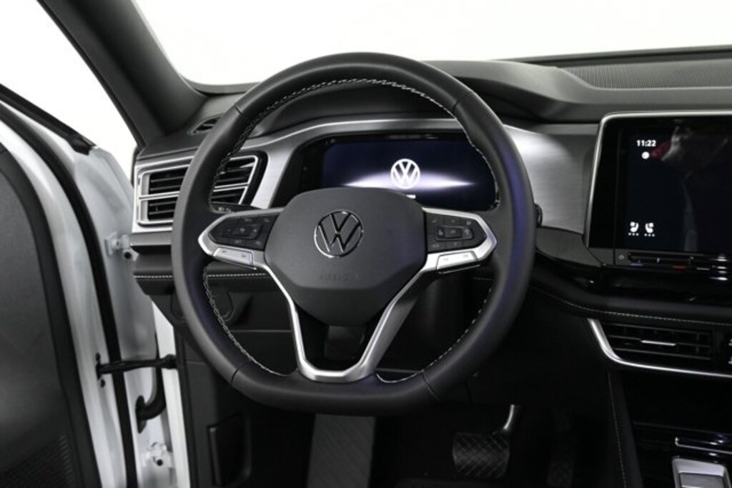 New 2026 Volkswagen Atlas Cross Sport 2.0T SE w/Technology SUV