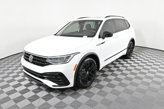 2022 Volkswagen Tiguan SE R-Line Black photo 2
