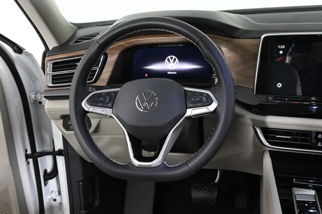 2026 Volkswagen Atlas SE Technology photo 2
