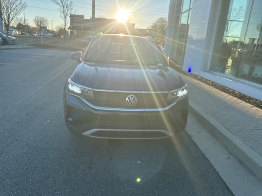 Used 2022 Volkswagen Taos 1.5T SE SUV