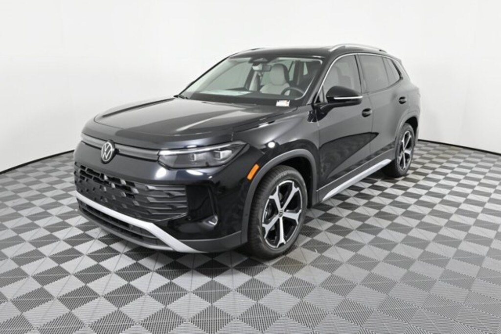 New 2025 Volkswagen Tiguan 2.0T SE SUV