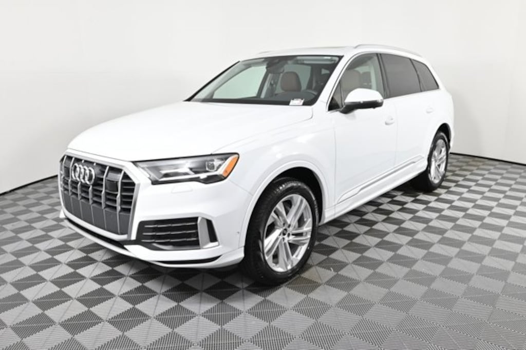 Used 2024 Audi Q7 45 Premium SUV