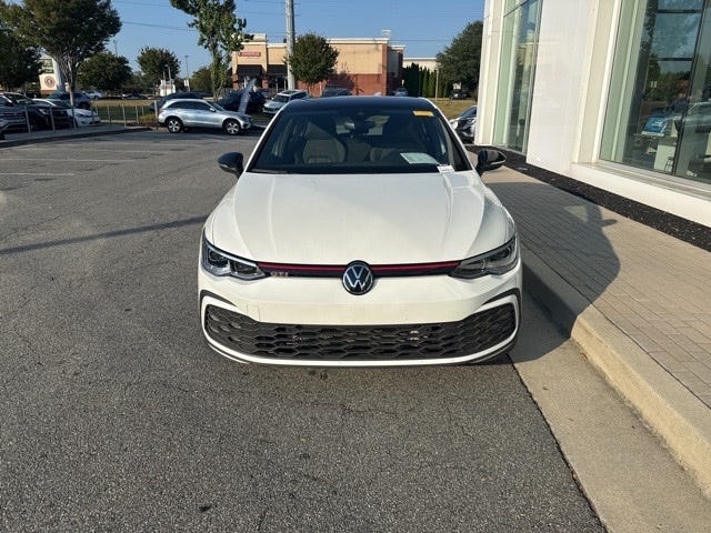2024 Volkswagen Golf GTI 380 S photo 2