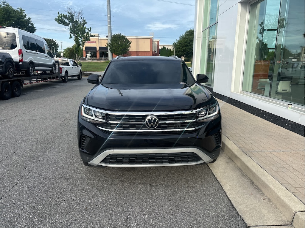 Certified 2022 Volkswagen Atlas Cross Sport 2.0T SE w/Technology SUV