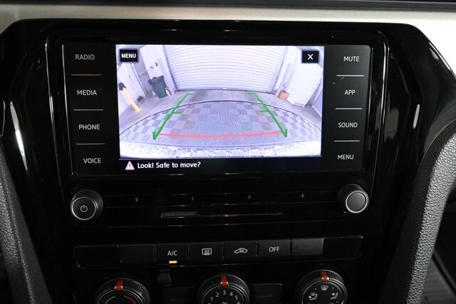 2021 Volkswagen Passat 2.0T S photo 4