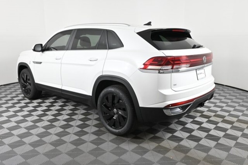 New 2026 Volkswagen Atlas Cross Sport 2.0T SE w/Technology SUV