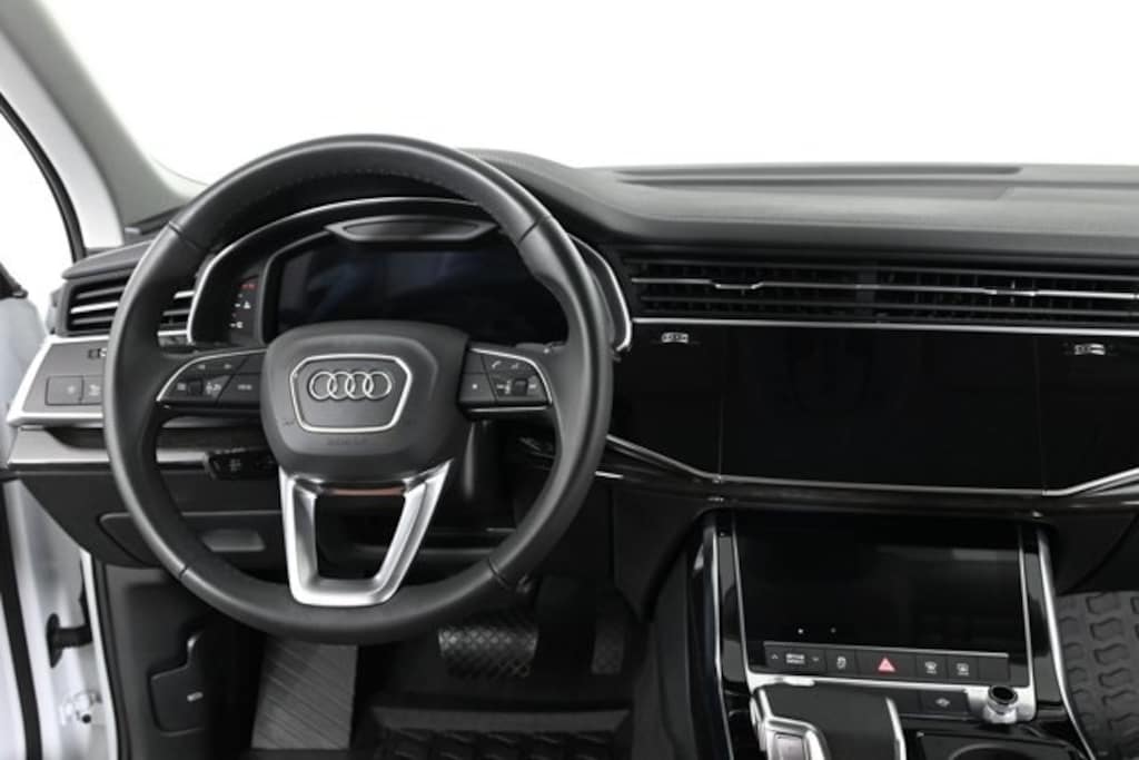 Used 2024 Audi Q7 45 Premium SUV