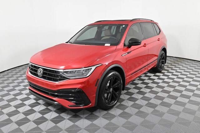 2024 Volkswagen Tiguan SE R-Line Black photo 2