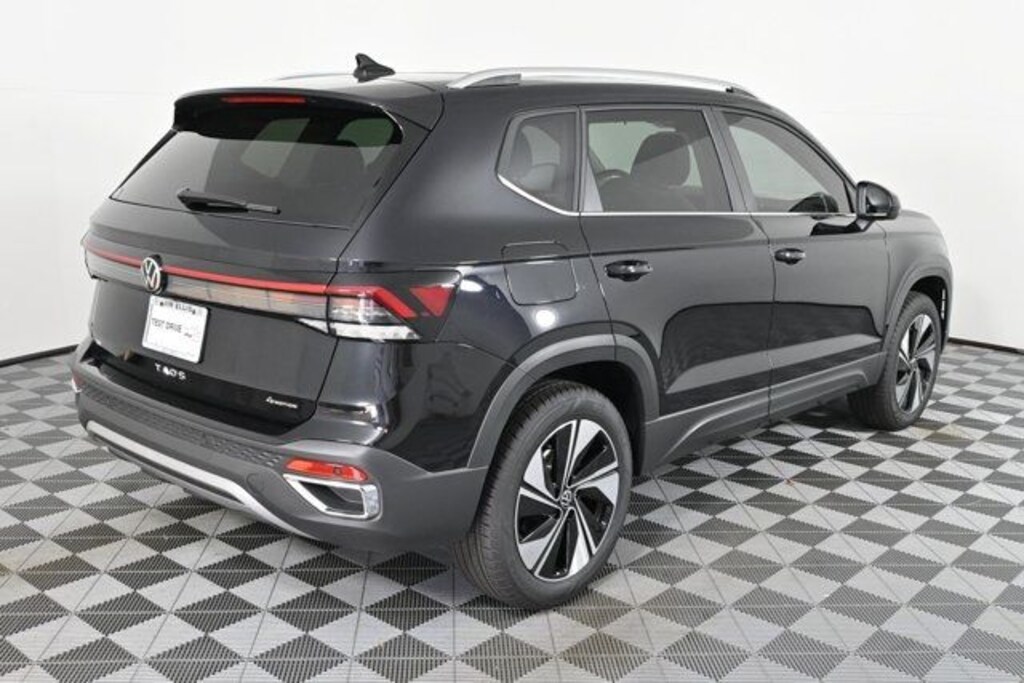 New 2025 Volkswagen Taos 1.5T SE SUV