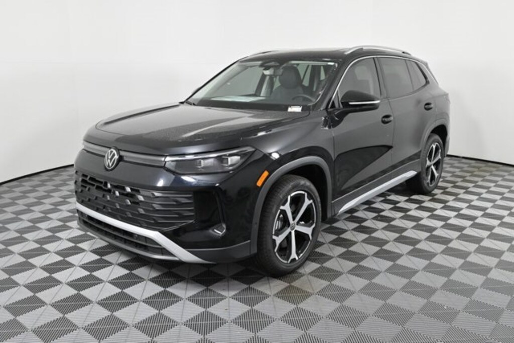 New 2026 Volkswagen Tiguan 2.0T SE AWD w/Panoramic Sunroof SUV