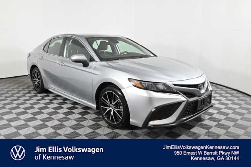 Used 2024 Toyota Camry SE Sedan