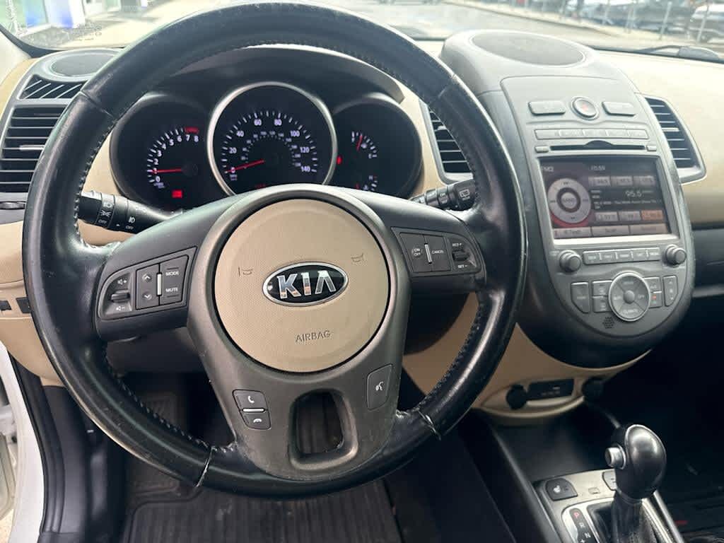 Used 2013 Kia Soul ! Hatchback