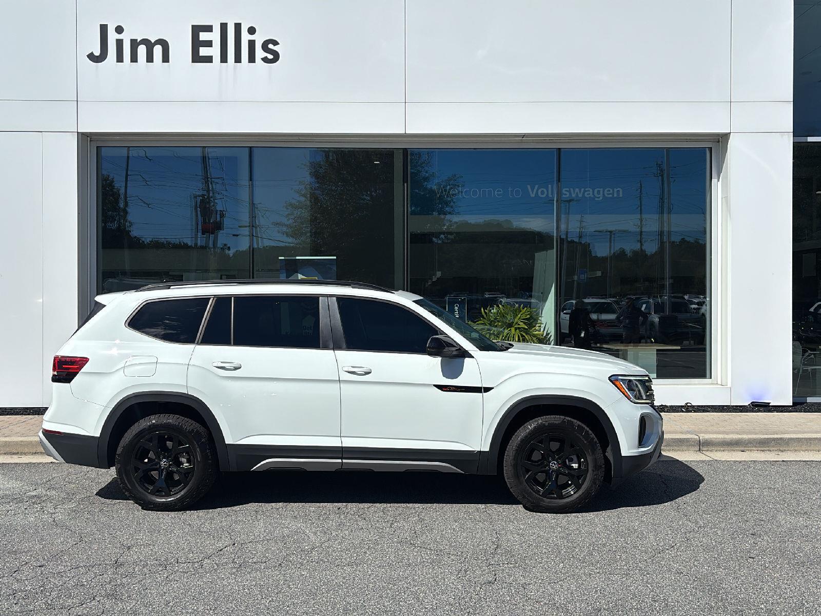 Certified 2025 Volkswagen Atlas 2.0T Peak Edition SUV