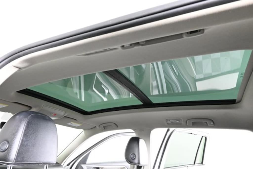 Certified 2022 Volkswagen Atlas 2.0T SE w/Technology SUV